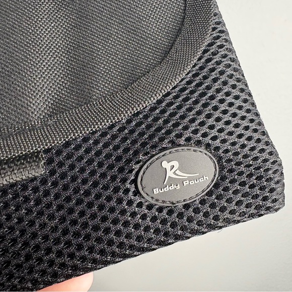 Running Buddy Magnetic Running Fanny Pack - Picture 4 of 11